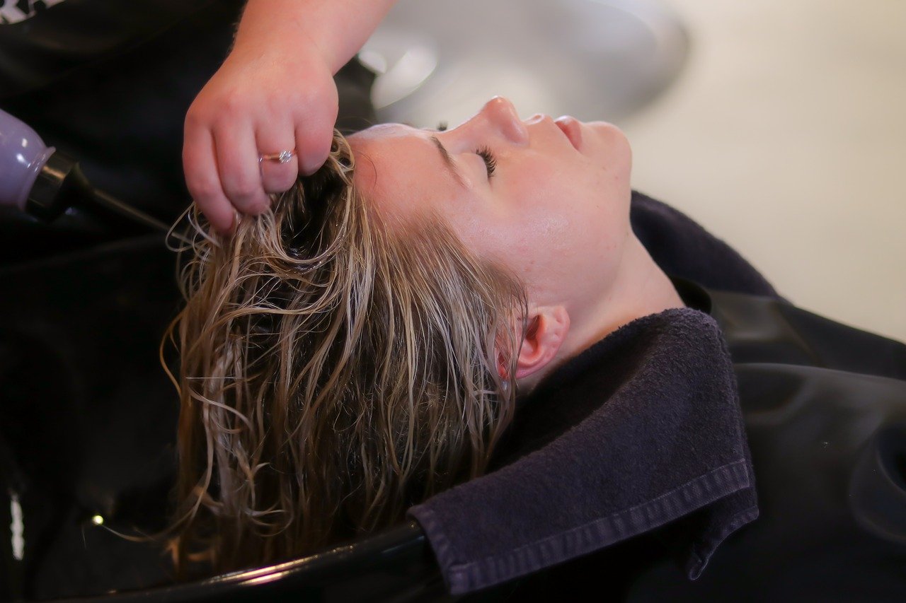 What Type of Shampoo is Best For Thinning Hair?